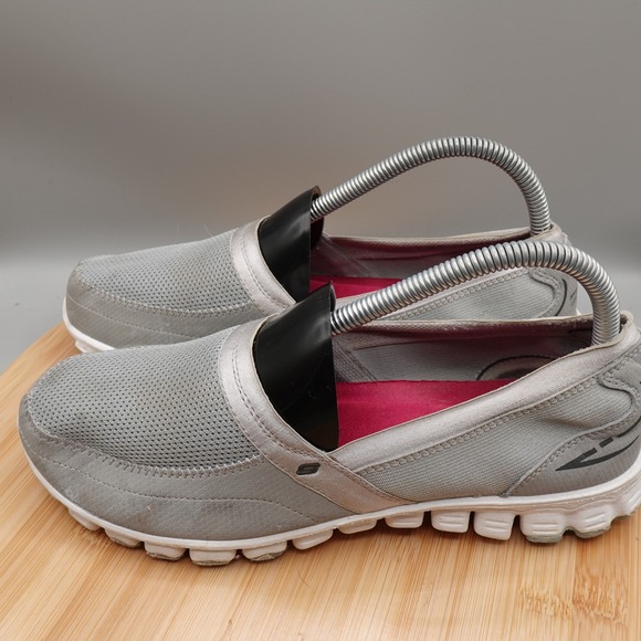 Skechers Shoes Womens Size 9 Gray EZ Flex Slip On Memory Foam 22258 Flaws - Picture 1 of 13